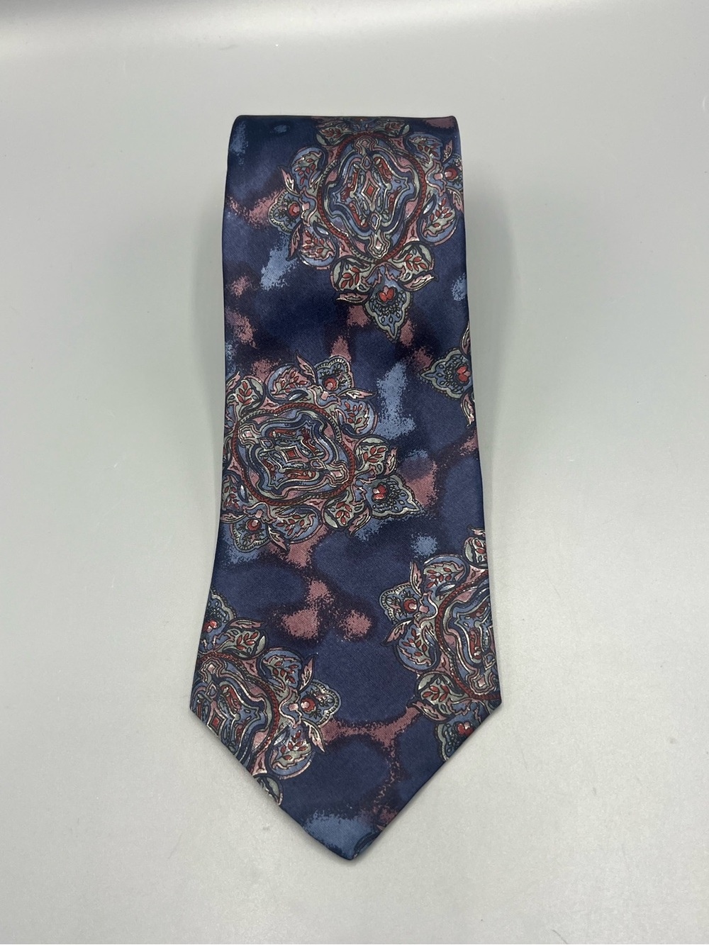 Halston III Men's Navy Blue Medallion Silk Tie NWT